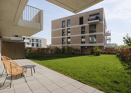 Terrasse mit Garten